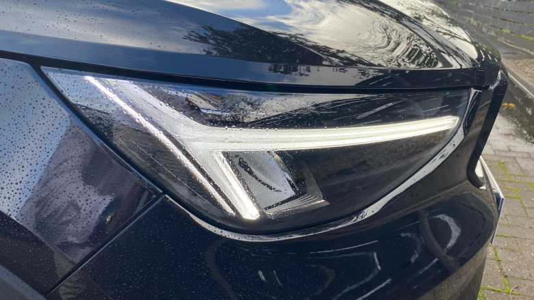 Volvo XC40 2.0 B4P Plus Dark 5dr Auto Petrol Estate